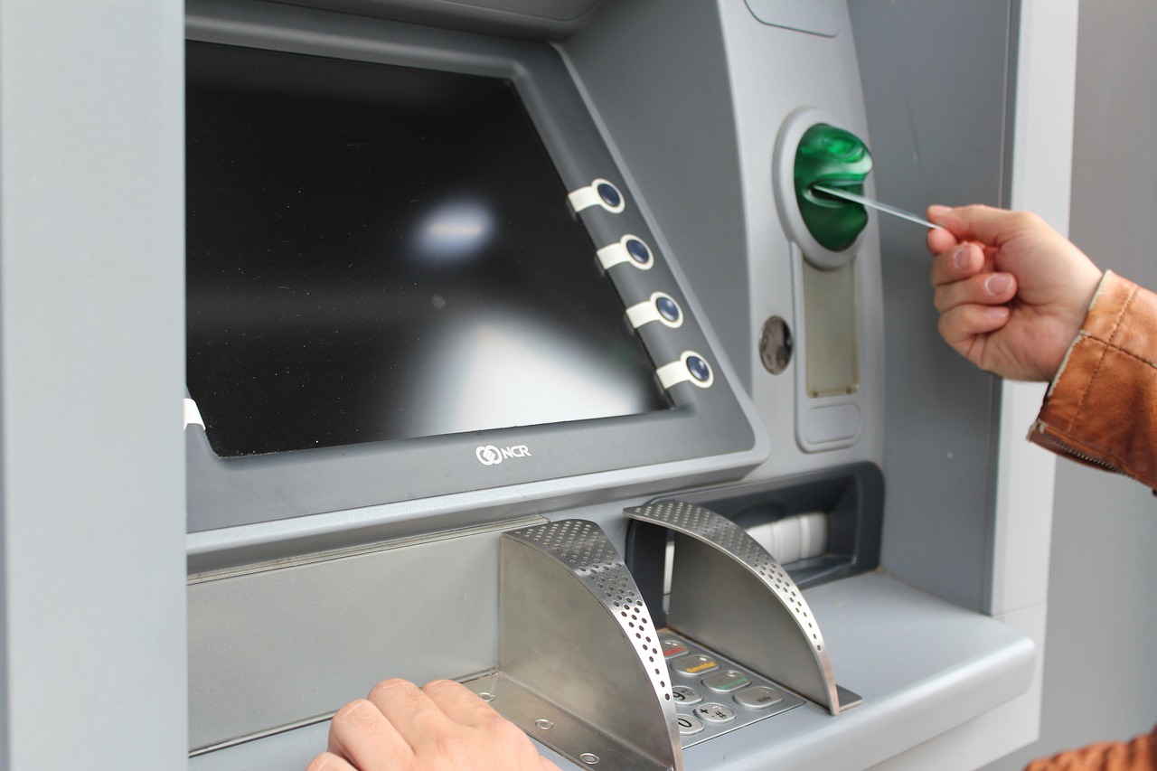 ATM σε γερμανική τράπεζα και ανάληψη χρημάτων