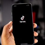 Κινητό με την εφαρμογή Tik Tok